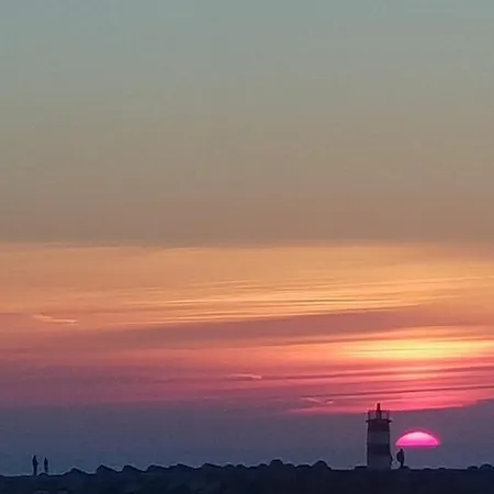 Besugo's House & Δωμάτια σε οικογενειακή κατοικία Ναζαρέ