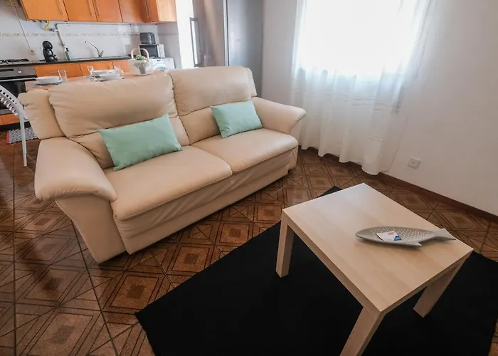 Besugo's House & Nazaré