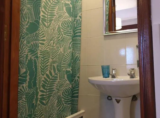 Besugo's House & * Nazaré