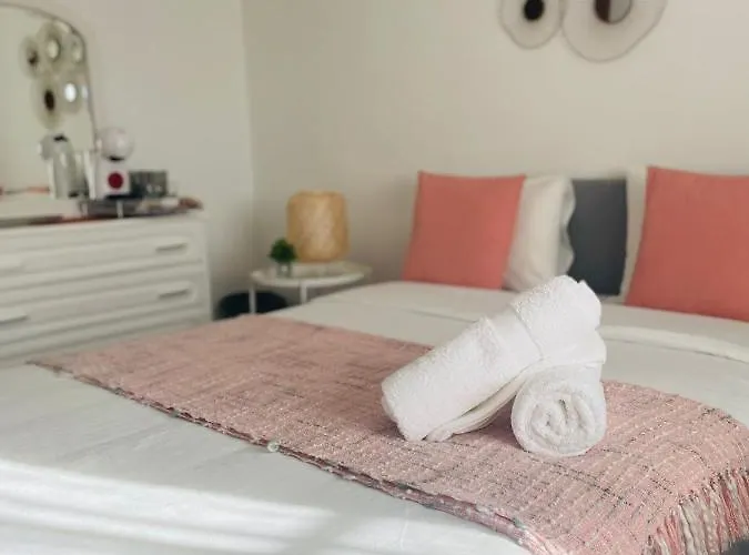 Besugo's House & * Nazaré